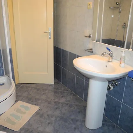 100m Vom Entfernt By Interhome *