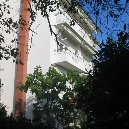 Apartment 100m Vom Entfernt By Interhome Crikvenica