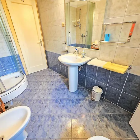 Apartment 100m Vom Entfernt By Interhome Crikvenica